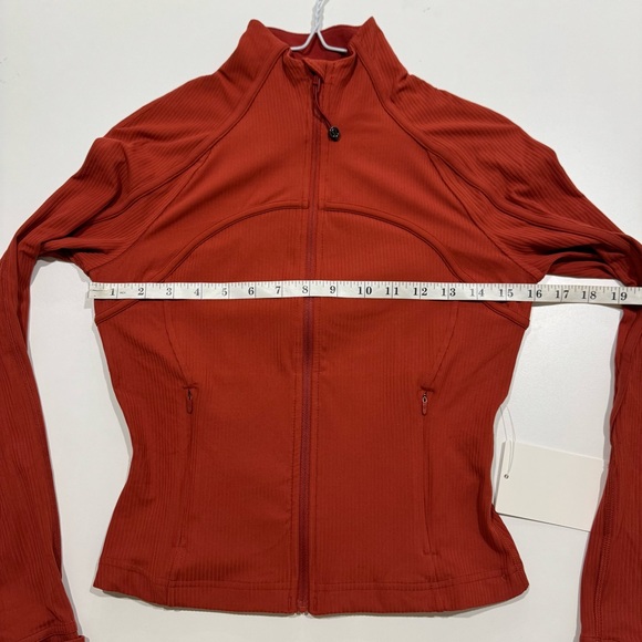 Lululemon Ribbed Nulu Cropped Define Jacket Cayenne Size 6 NWT - Picture 7 of 8